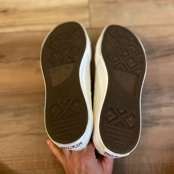 Converse Platform embroidered beige shoes women’s size 9 men’s size 7 - Picture 4 of 4